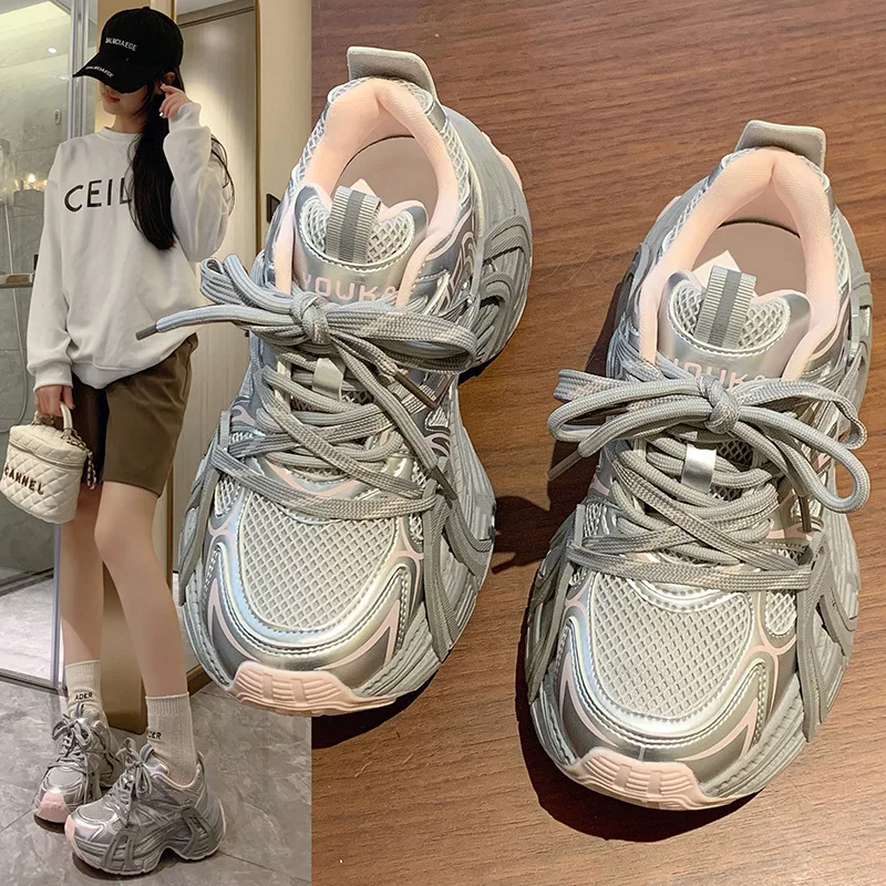 

【2025 Autumn】Platform Sneakers Women Round Toe Lace Up Dad Shoes Height Increasing Casual Shoes White Non-Slip Everyday Wear
