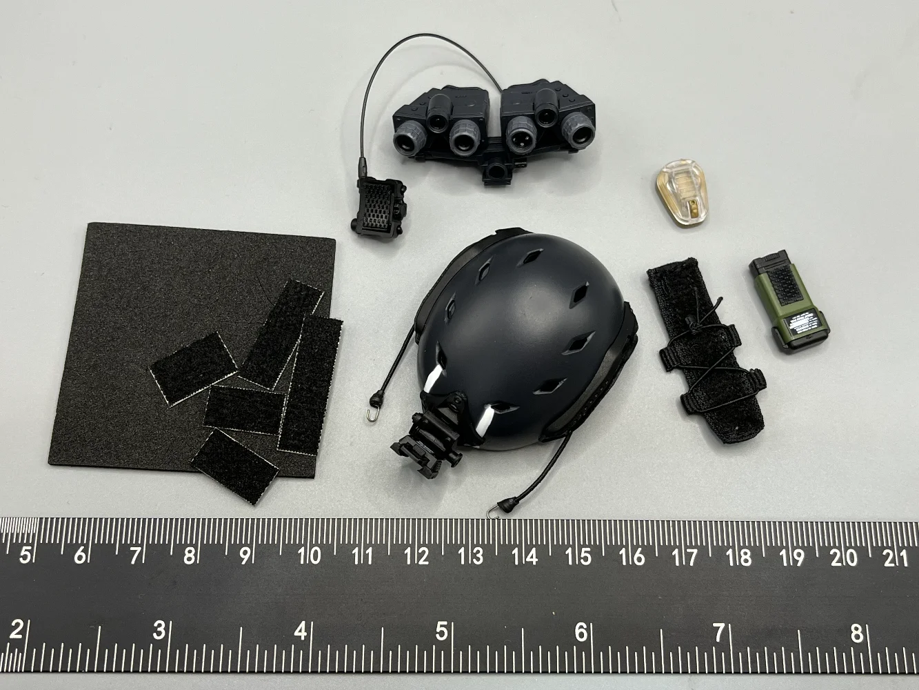 

ES GA1010S 1/6 Scale Soldier Helmet Set Model for12''Black Ghost