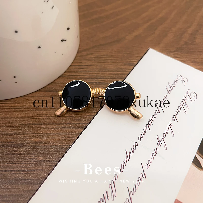 

Vintage Golden Sunglasses Brooch Crystal Jewelry Anti-Light Collar Suit Accessories Small Decorative Hat Pin for Children