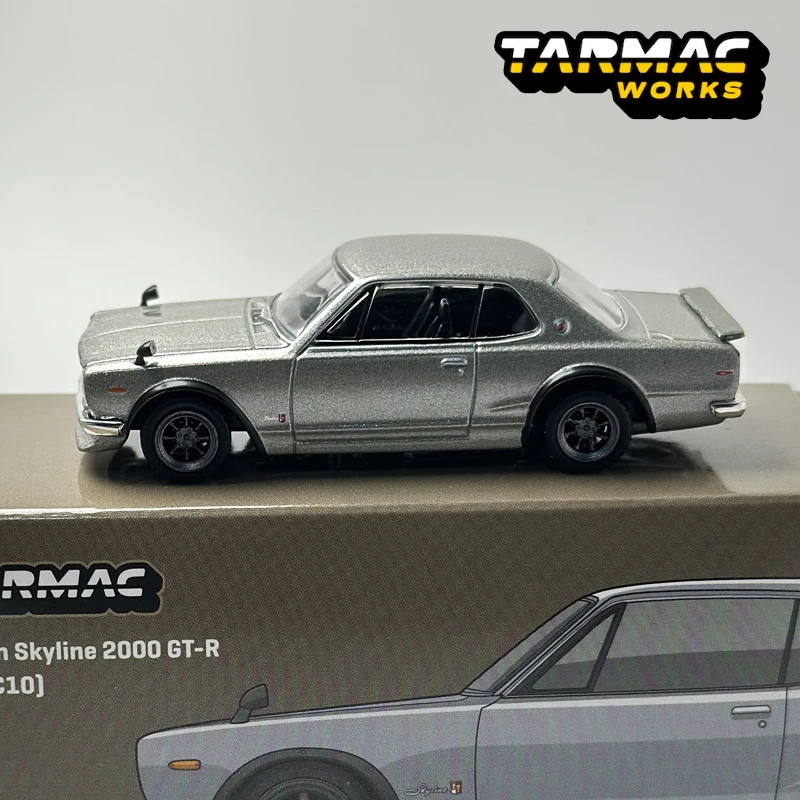 Tarmac Works 1:64 TW Skyline 2000 GTR KPGC10 Silver Varnish Hidden Version  Alloy car model