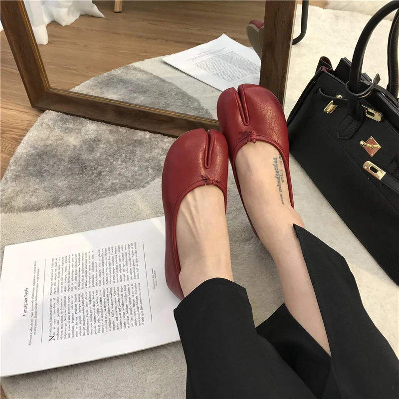 2025 Split Toe Women Ballet Flats Fashion Tabi Shoes Casual Slip-on Loafers Ladies Pleated Leather  Zapatillas Mujer