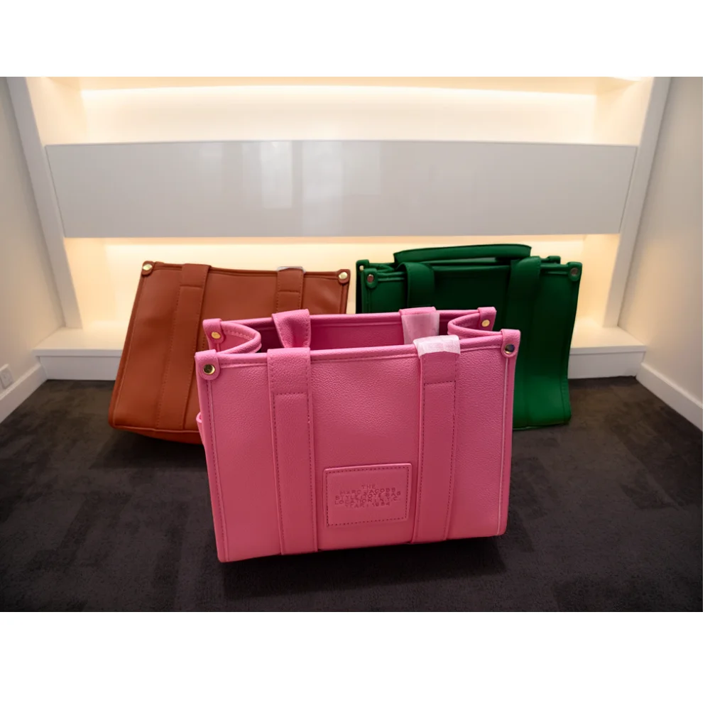 2025 Hot Women's Toteกระเป๋าหรูหราToteกระเป๋าผู้หญิงขนาดใหญ่ความจุแฟชั่นมือถือDiagonal Cross Bag