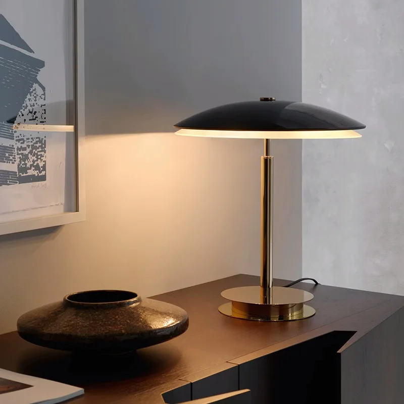 Nordic mushroom lamp minimalist designer bedroom bedside lamp decoration, high-end ins style light luxury metal black desk lamp