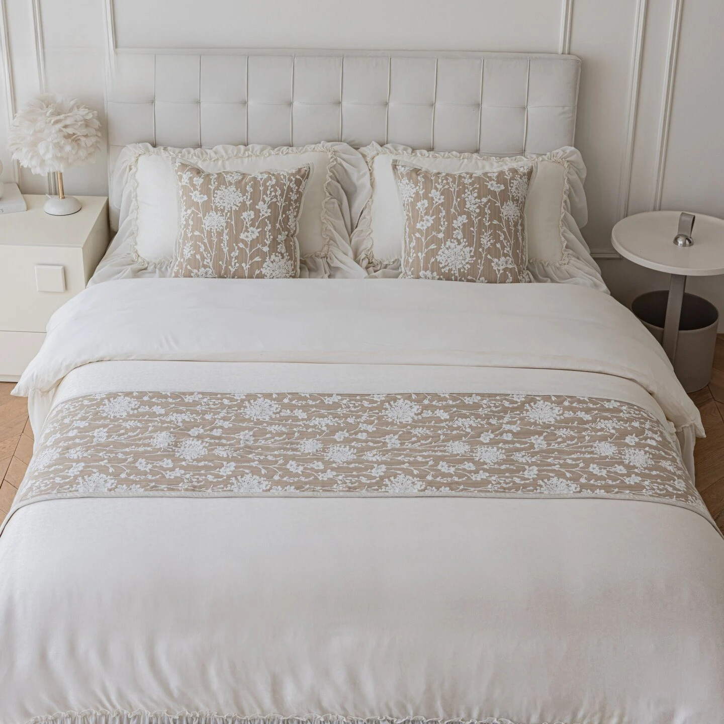 High-End French Oat Colored Bed Scarf Vintage 3D Plant Flower Jacquard Bed Runner Luxury Bed Tail Towel Bedhead Decoration