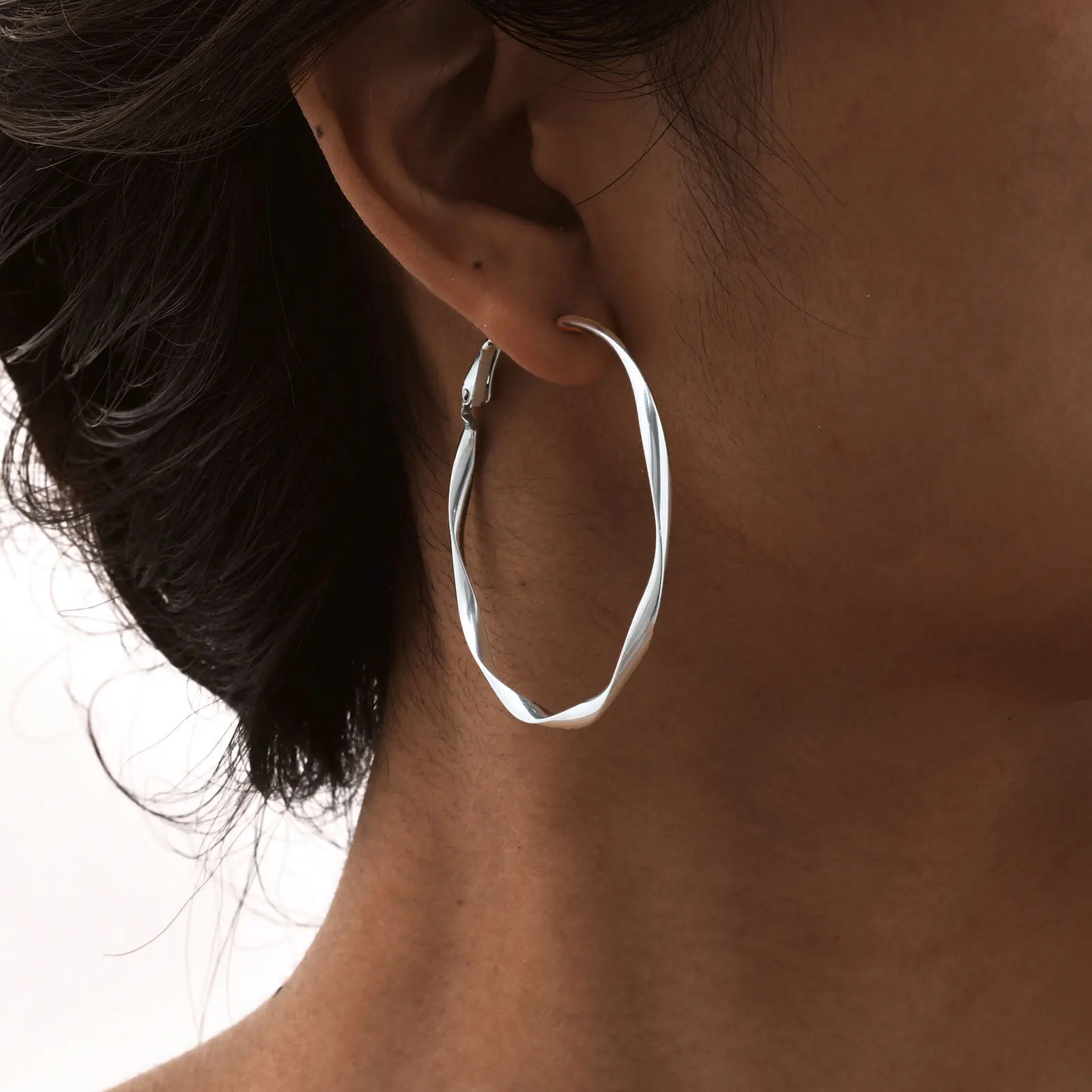 Prjewel Edelstahl Twist Circle Damen Ohrringe Click-Top Mobius Hoop Hies Ohrring Anlaufen und nickelfrei Muttertagsgeschenk – Detail 8