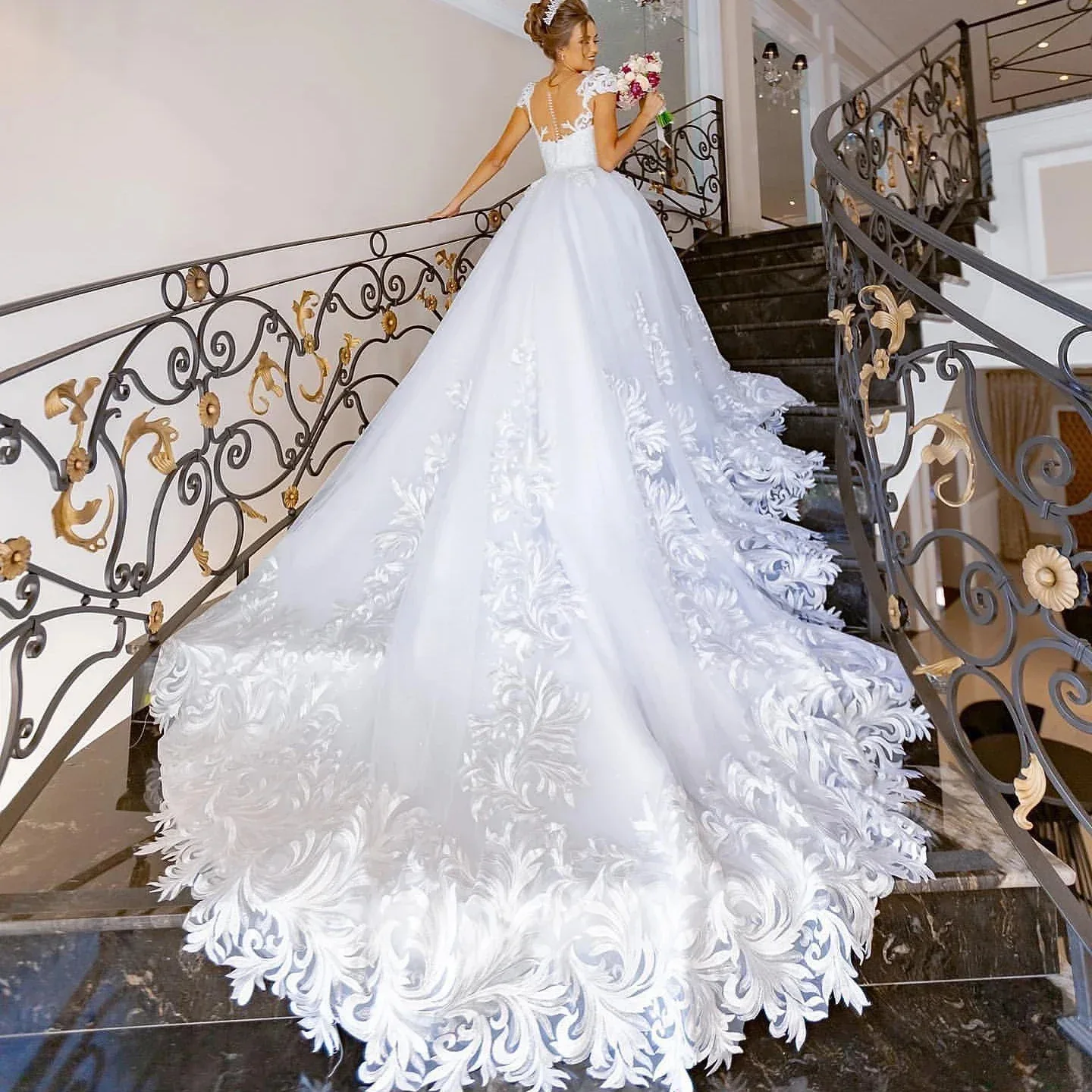 Luxury Church Wedding Dress High-end Formal Wedding Dress Brides Wedding Party Dresses Large Size Can Be Customized