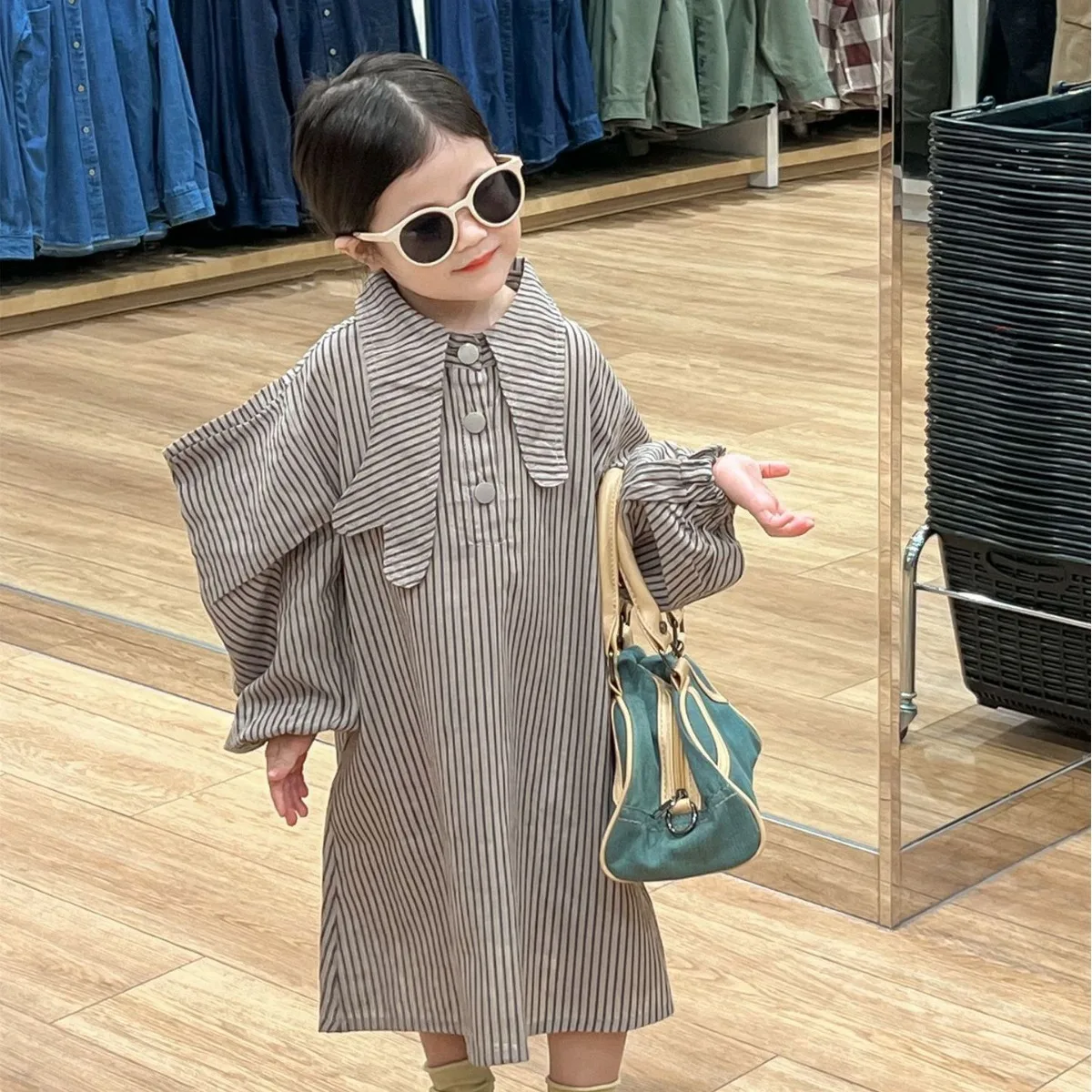 

2024 Spring New Children's Wear Girl's Striped Deer Horn Neck Long Sleeved Dress Baby Loose Dress Fashionable and Popular