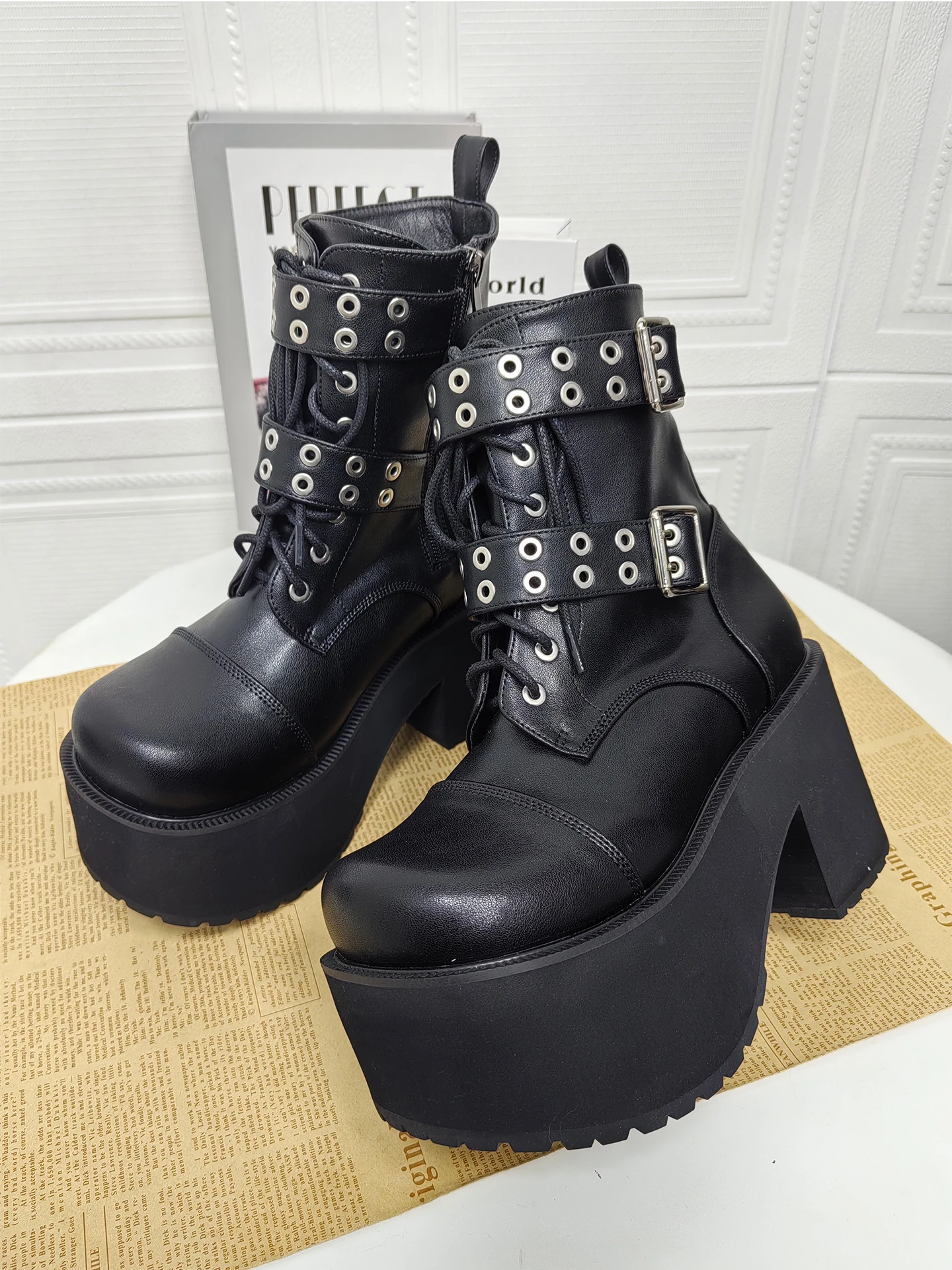 2025 New Punk Belt Eye Sponge Cake Thick Bottom Strap Boots Japanese Retro Gothic Girls' Single Boots