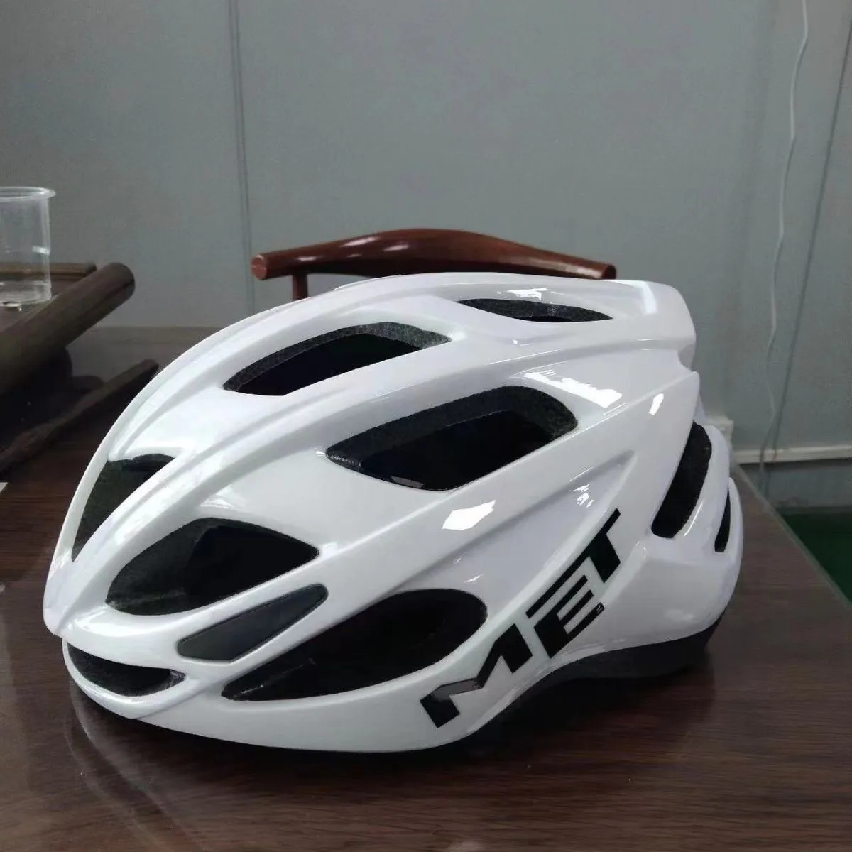 met-road-cycling-helmet-bicycle-protective-gear-lightweight-aerodynamic-safety-headwear-for-men-women-outdoor-sports-equipment