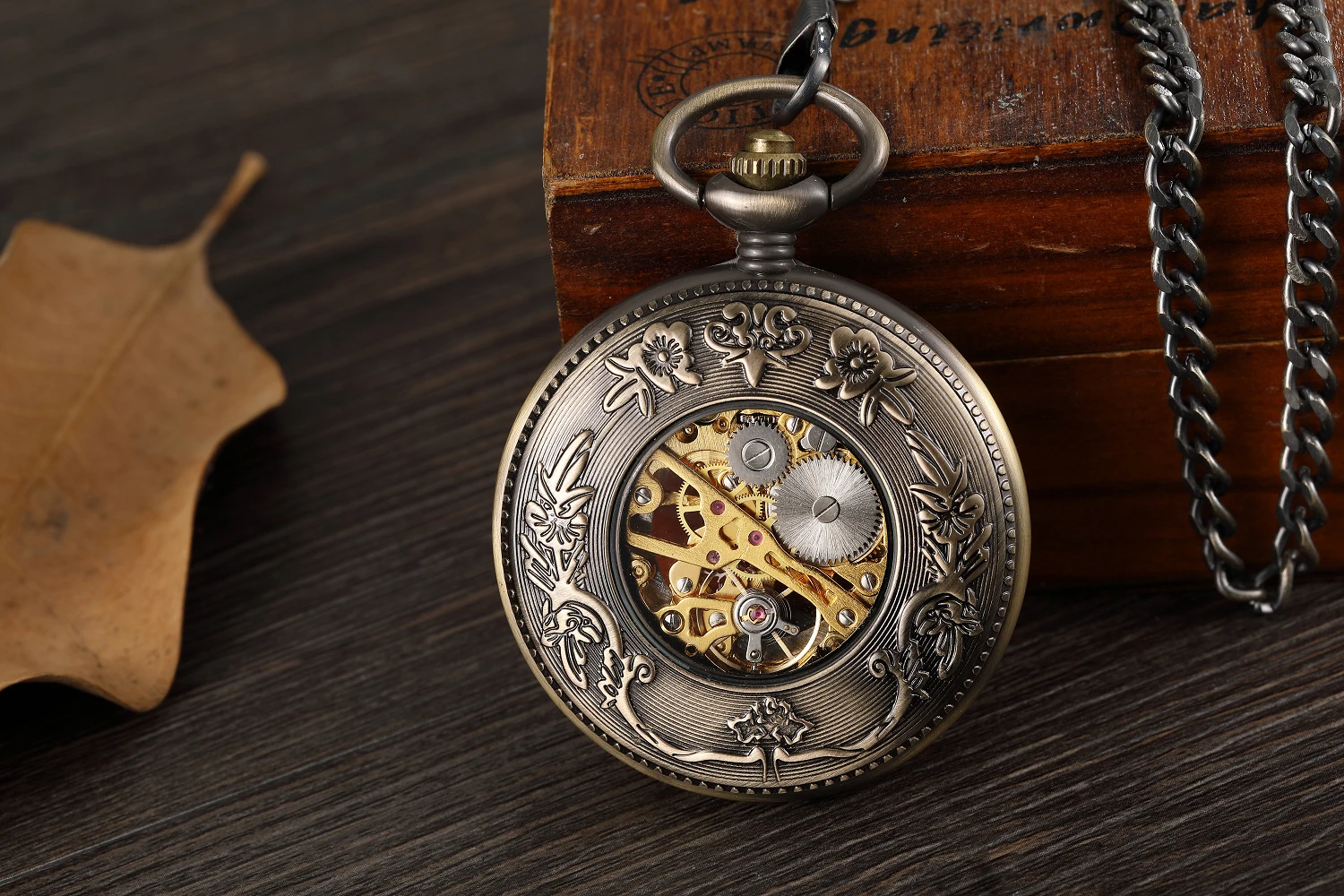 Retro Antique Steampunk Vintage Roman Numerals Mechanical Pocket Watch Automatic Winding Necklace Pendant Clock Chain Men Women