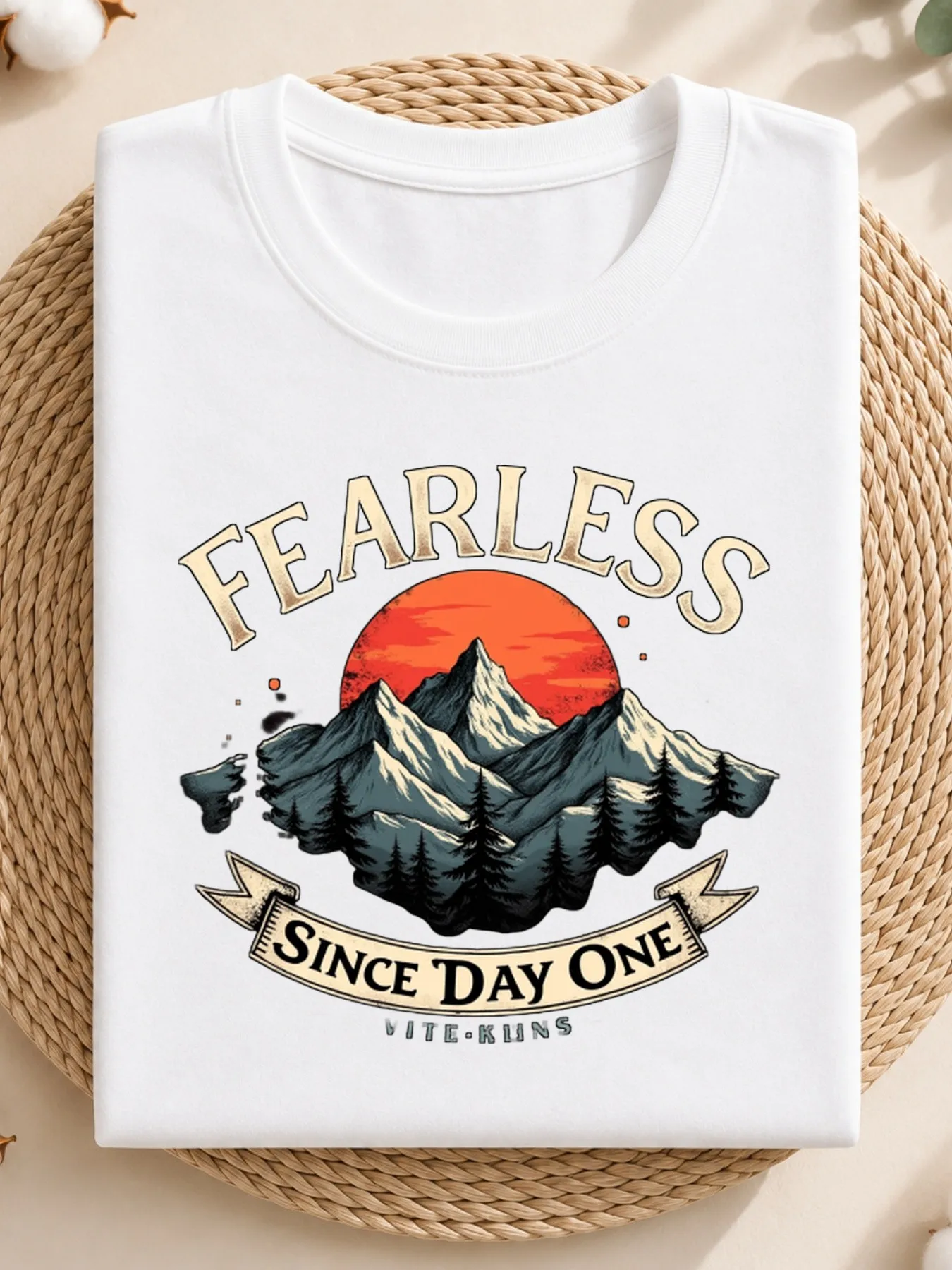 T-shirt graphique rétro pour hommes, chemise décontractée d'été à coupe ample, imprimée avec un design Fearless Since Day One, montagnes et coucher de soleil, Gy