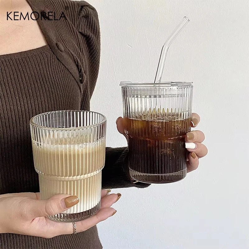 

KEMORELA Изолированная стеклянная чашка для кофе с крышкой и соломинкой в вертикальную полоску Чашка для воды для ледяного американского латте, молока, набор из 1/2 шт.