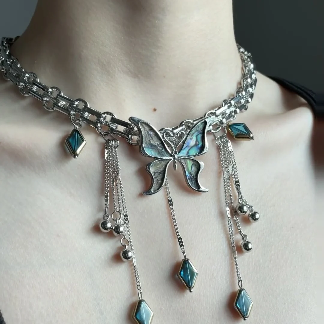 

2024 New Gothic punk fancy butterfly flow Su Spice Girl sweet cool style boudoir delicate heavy metal necklace