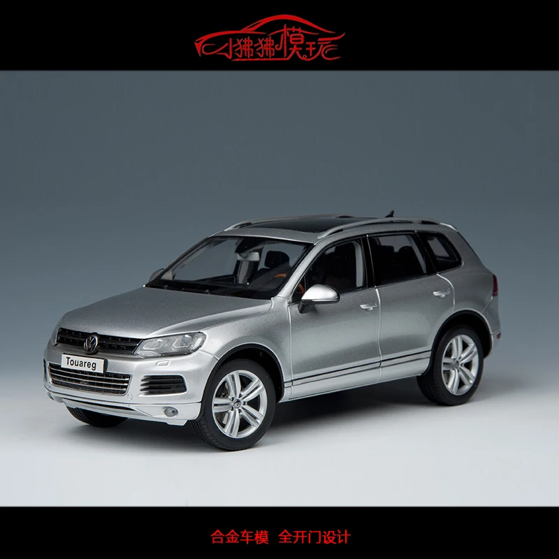 

Kyosho 1:18 TOUAREG TSI 2010 limited collection of die cast alloy trolley model ornaments