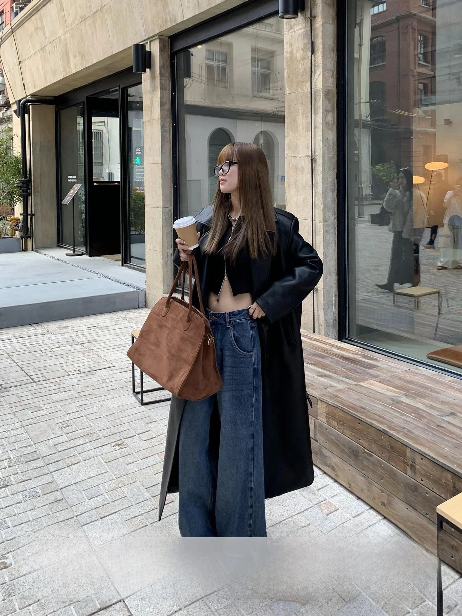 

Широкие джинсы женские осенне-зимние свободные, стройнящие, с рваными краями, прямые, в пол, повседневные, хлопковые брюки