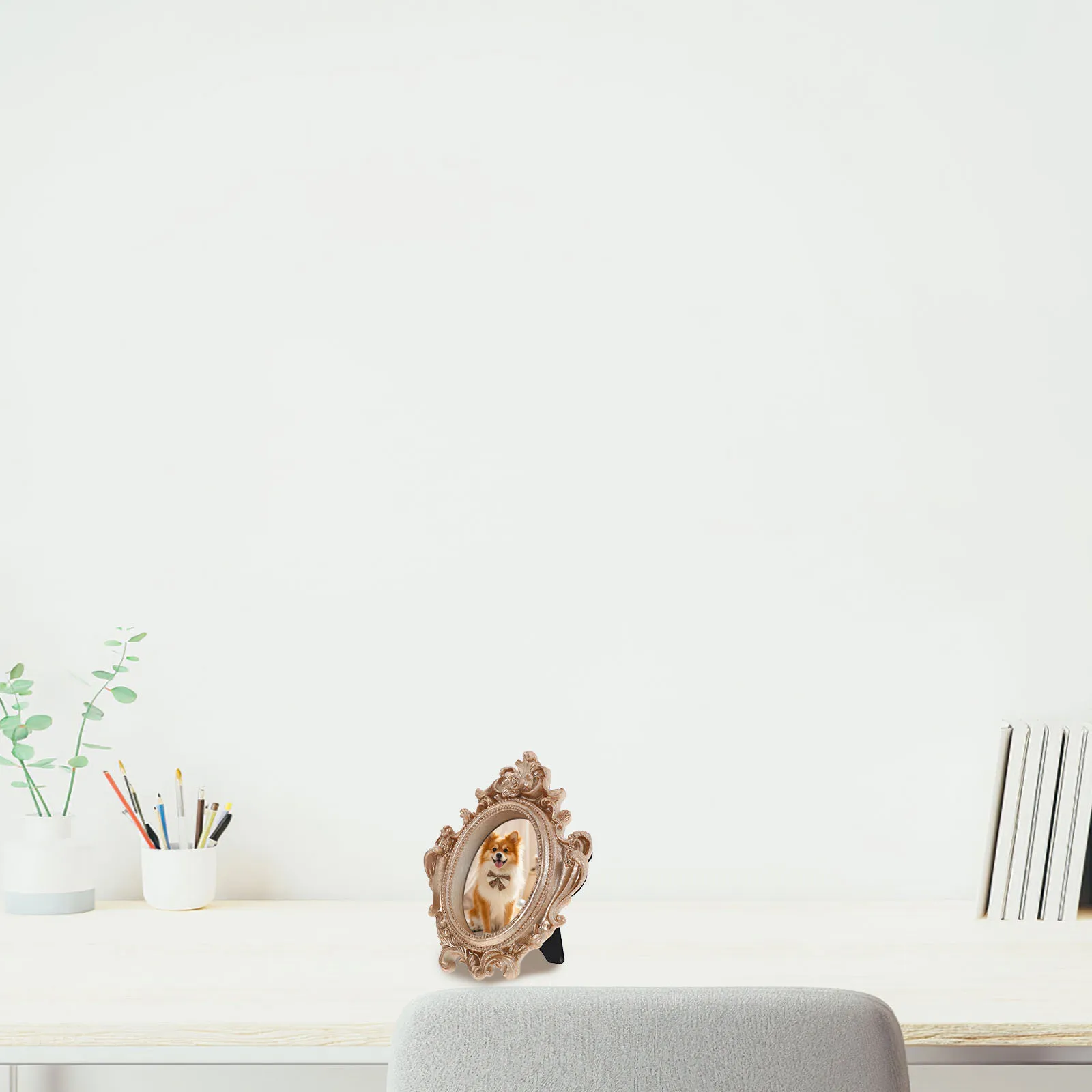 

Small Vintage Resin Photo Frame Exquisite Mini Picture Frame Photography Prop Vintage Decor Display Holder Mini Frames