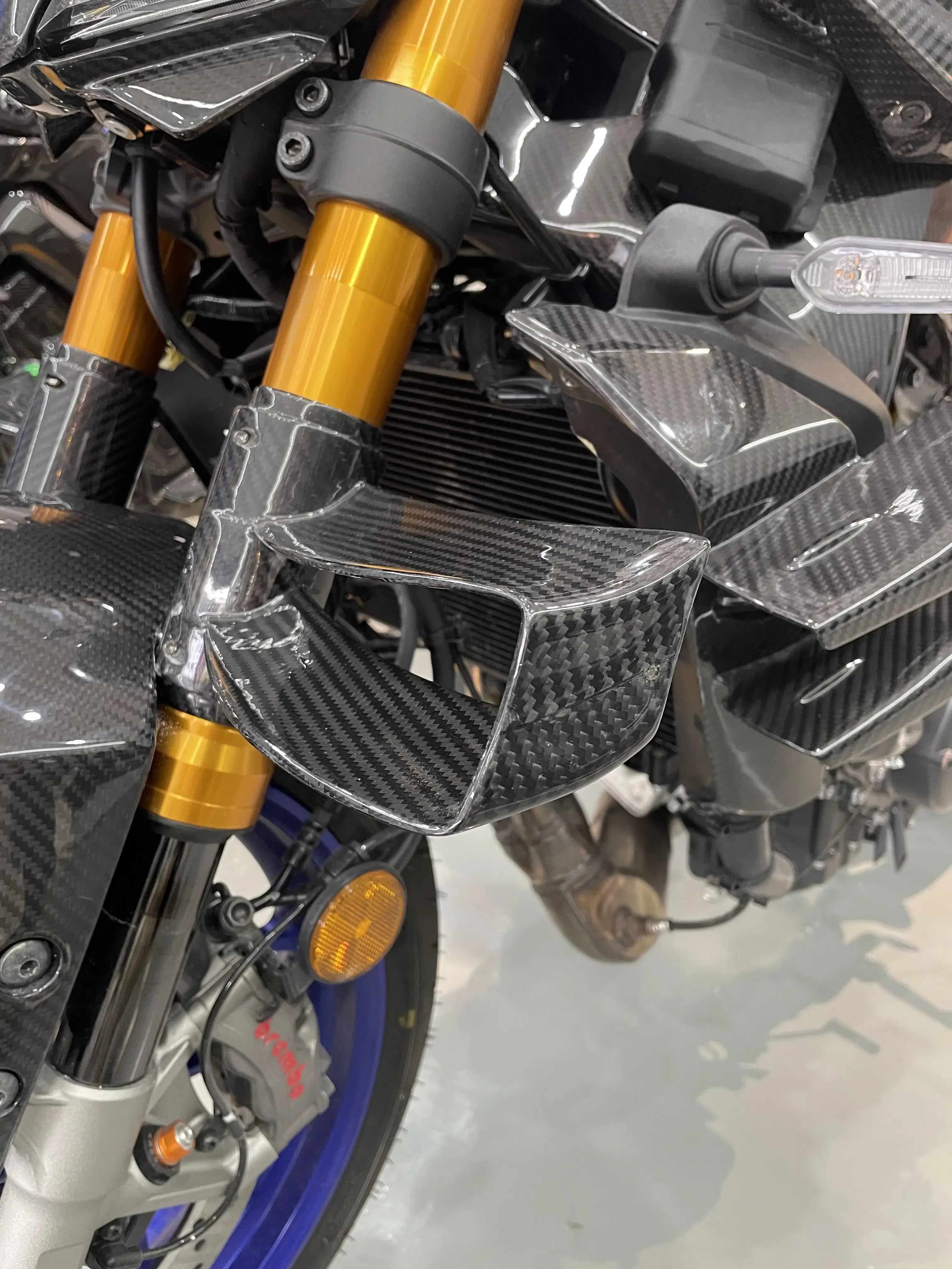AKOSO 100% 3K Dry Carbon Fiber Motorcycle Rear Passgenger Footpeg Cover for MT09 FZ09 Gen4 2024 2025
