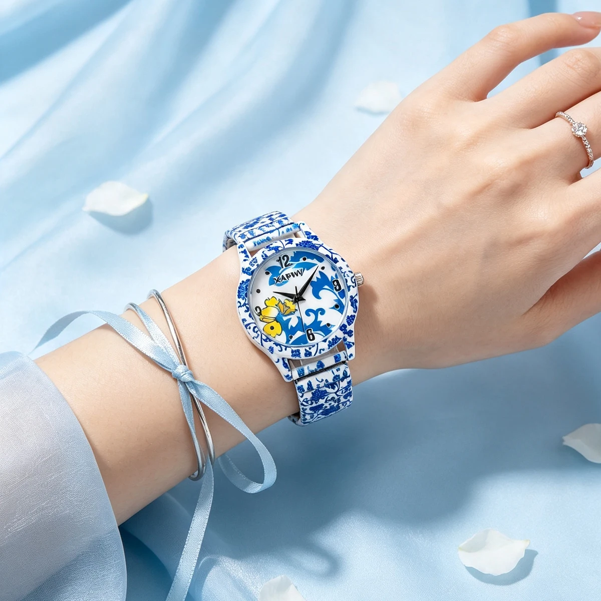 ساعة نسائية فاخرة من الكوارتز - مراجعة Luxury Watch White وسعره