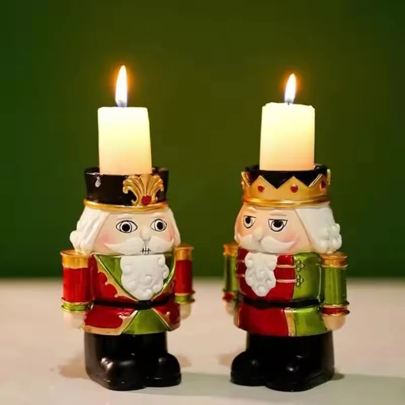 Mini dekorativer Weihnachts-Nussknacker aus Kunstharz, bemalt, Kunsthandwerk, Heimdekoration, Candlelight-Dinner, Kerzenständer, Kerzenhalter