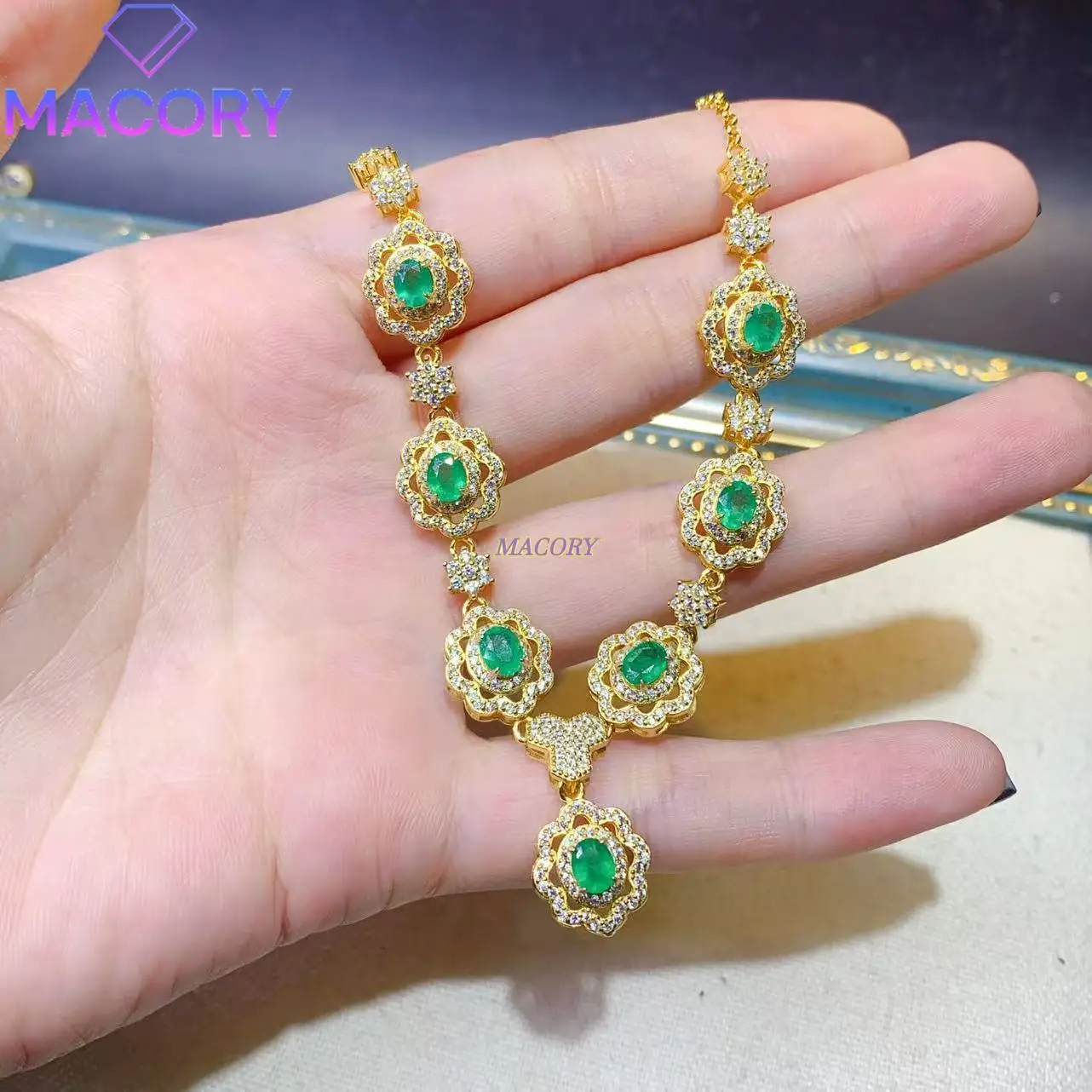 

925 Sterling Silver Emerald Necklace for Women, Luxurious and High-End, Suitable for Valentine's Day and Christmas