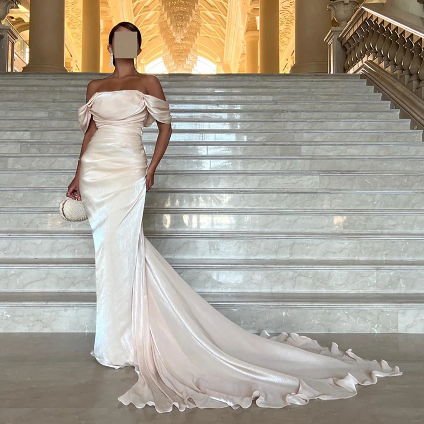 シャロンは、ワンショルダー、オフショルダー、マーメイド、イブニングドレス、ドレープサテン、控えめな女性用ウェディングパーティガウン、SF001、カスタムメイドと言いました。