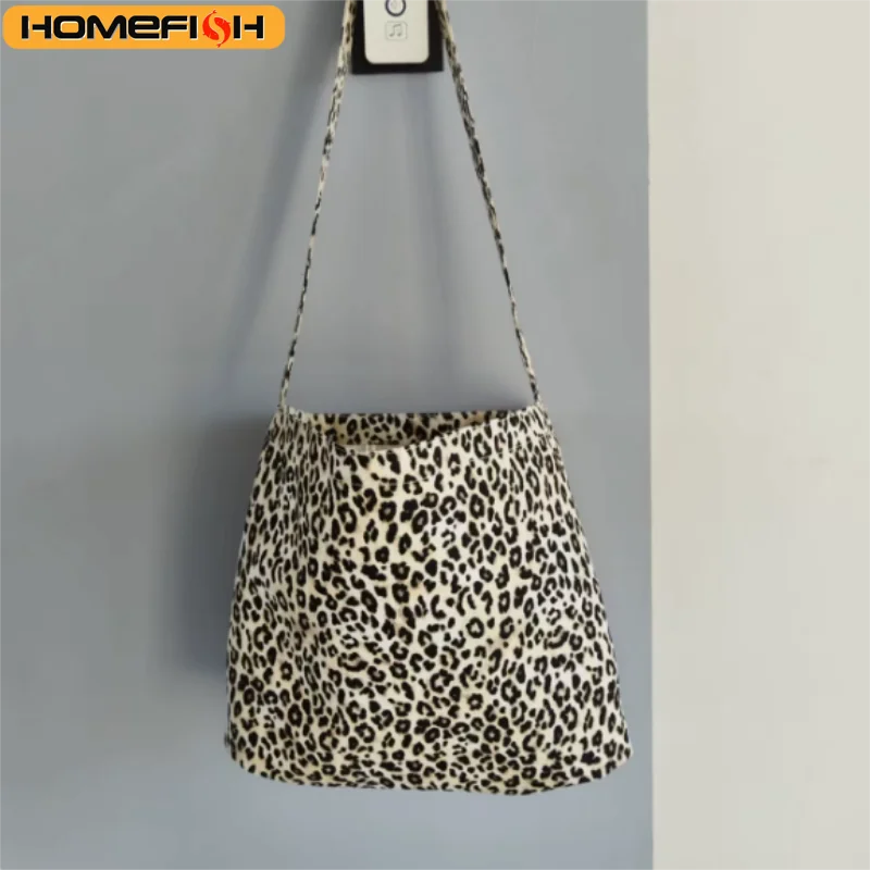 Thumbnail 2 - #67 Best Messenger Bags to Buy In 2026