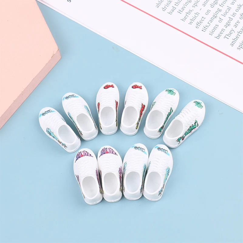 Finger Toy Shoes Mini Skateboard Shoes Sports Shoes Finger Scooter Kids Toy Gifts