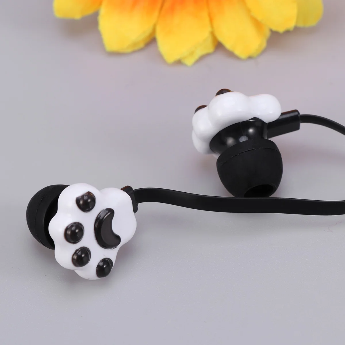 

1pc Cat Paw Earphones Cartoon Headphones For Black Lightweight Comfortable Design Compatible With 3.5Mm Jack