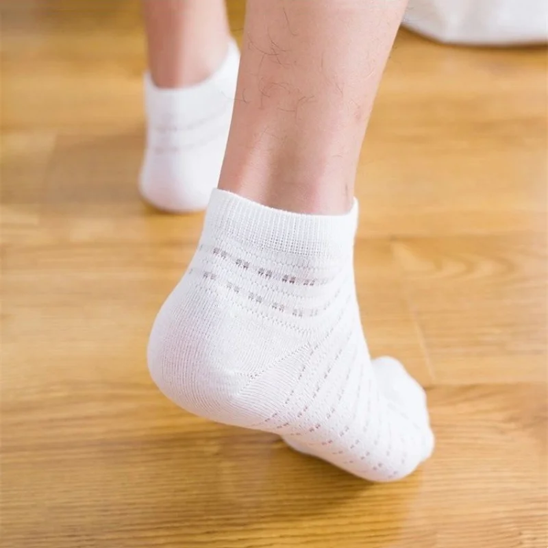 Summer Mens Socks Hollow Out Mesh Thin Breathable Low Cut Ankle Socks Casual Fashion Solid Color Black White Short Socks Men Sox