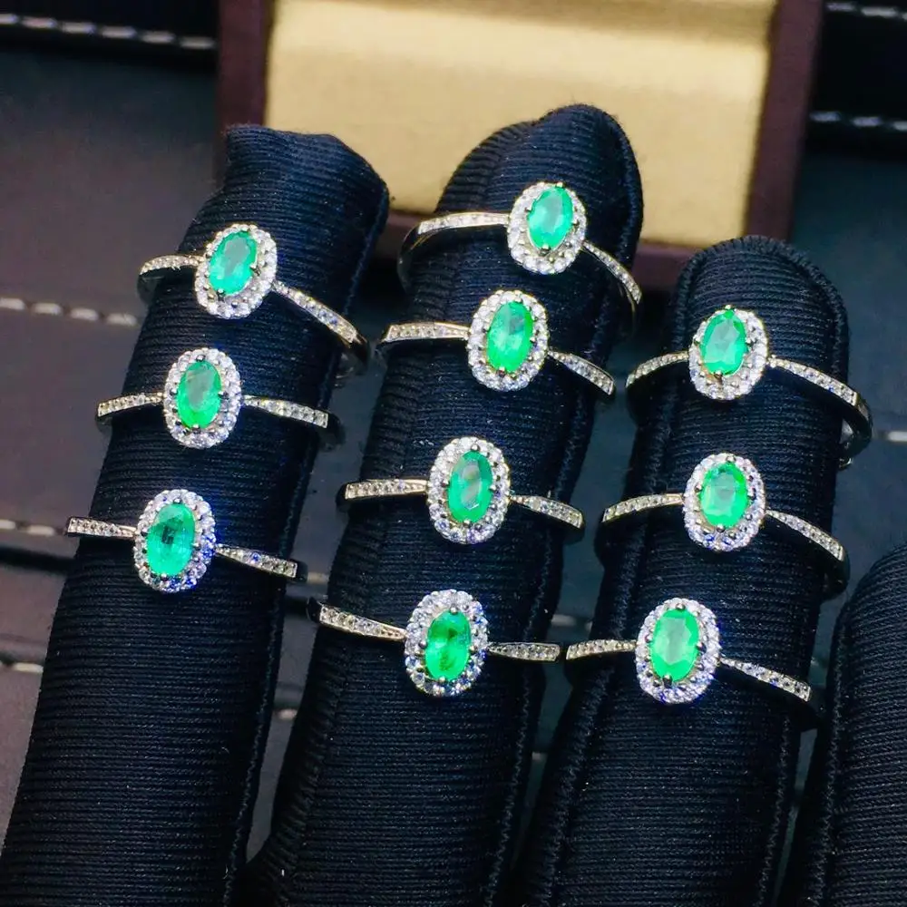 Super Hot Selling Natural Emerald Rings 925 Sterling Silver Ladies Luxury Jewelry Green Gemstone Rings Carrying Certificate