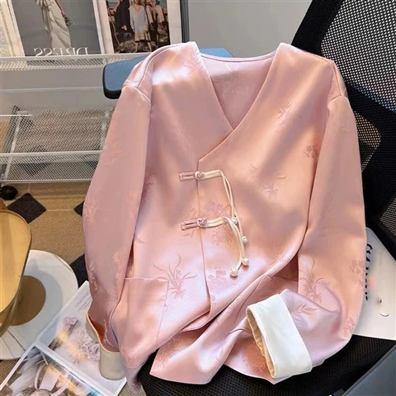النمط الصيني الخريف جديد تحسين تانغ دعوى معطف الإناث الخامس الرقبة طويلة الأكمام قميص الساتان الرجعية الاسلوب المناسب بلوزة صينية يومية
