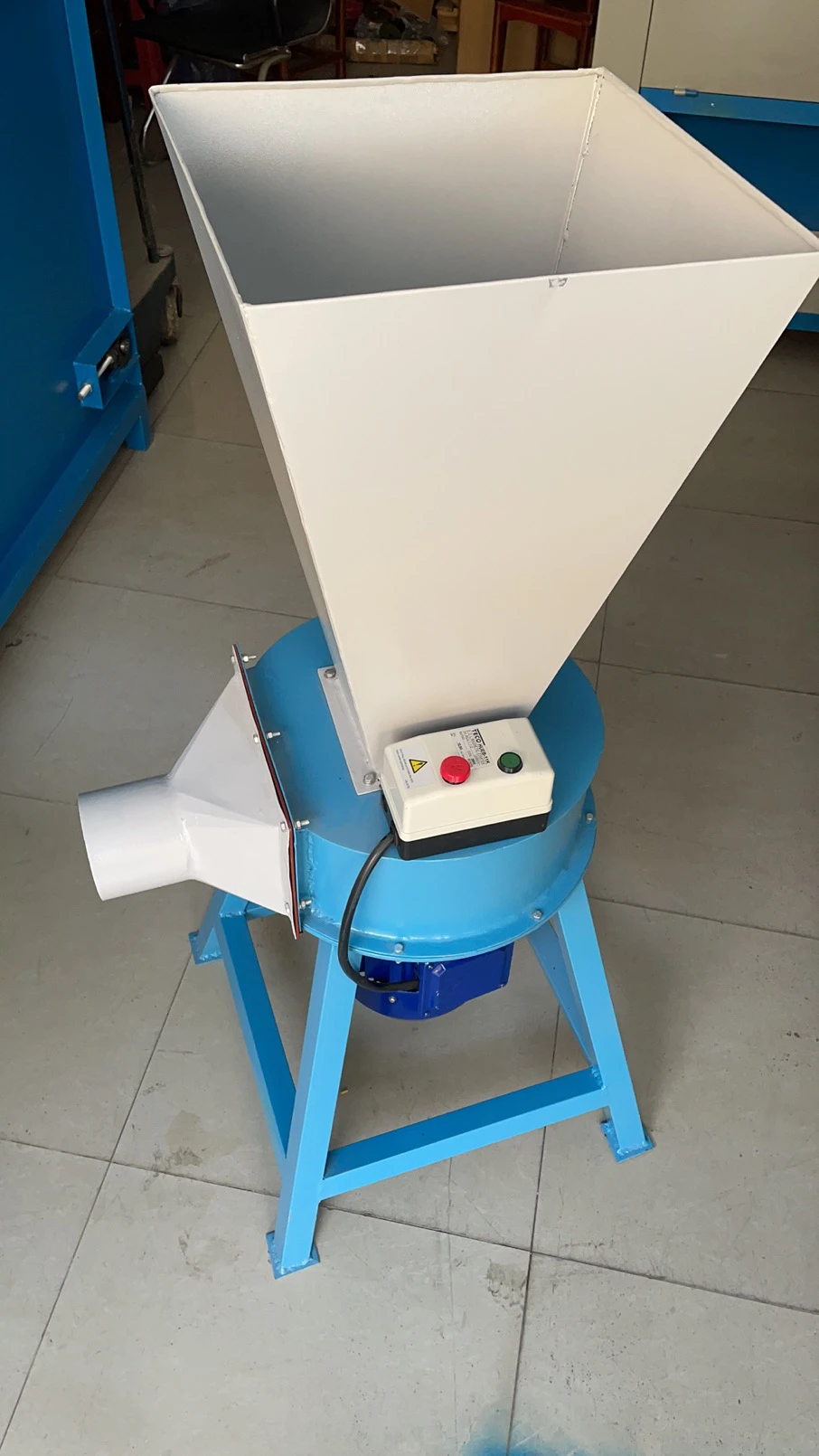 Trituratore di spugne per rottami di rifiuti / Frantoio di schiuma / Frantoio di spugna per il riciclaggio