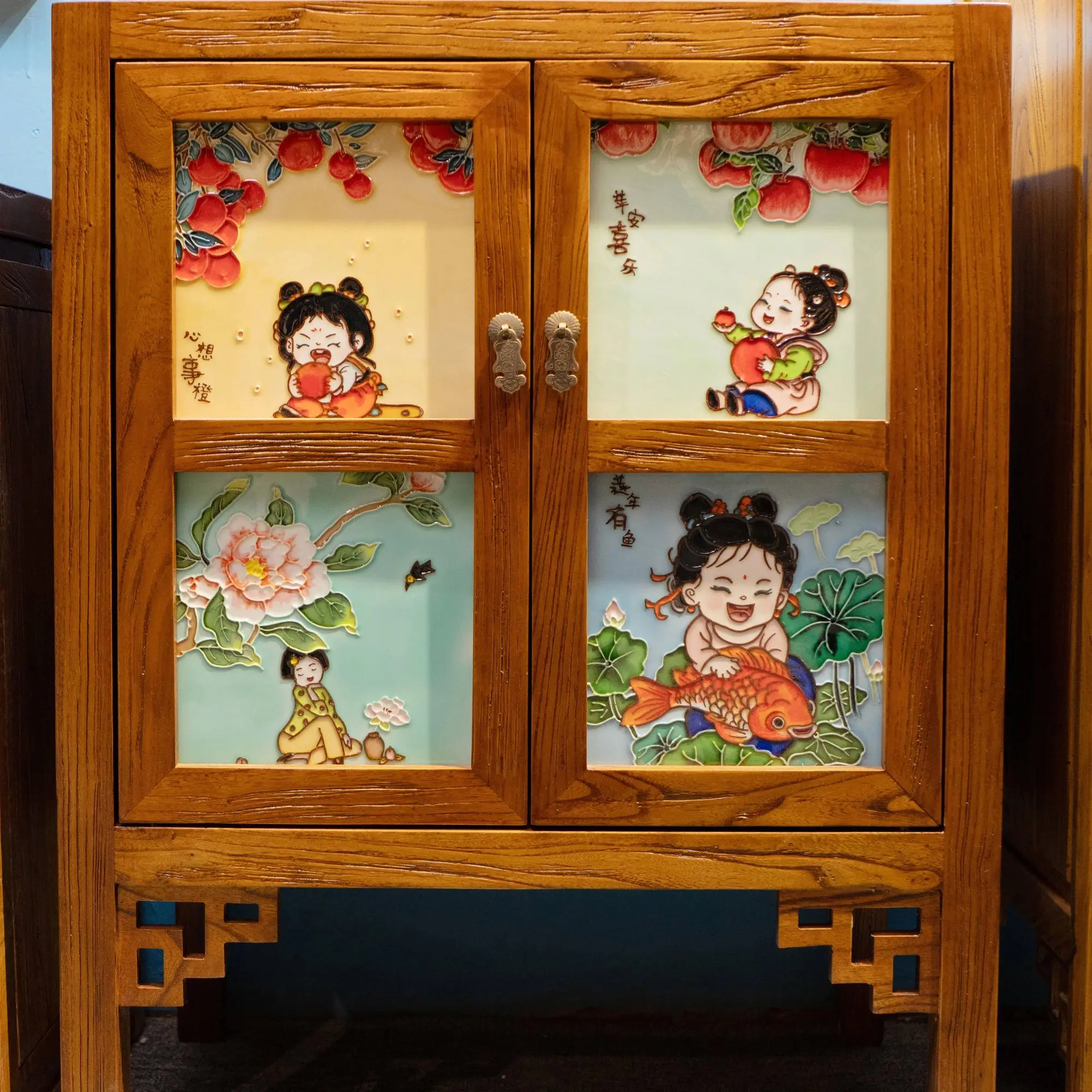 

Solid wood retro entrance cabinet widened simple bedroom bedside cabinet