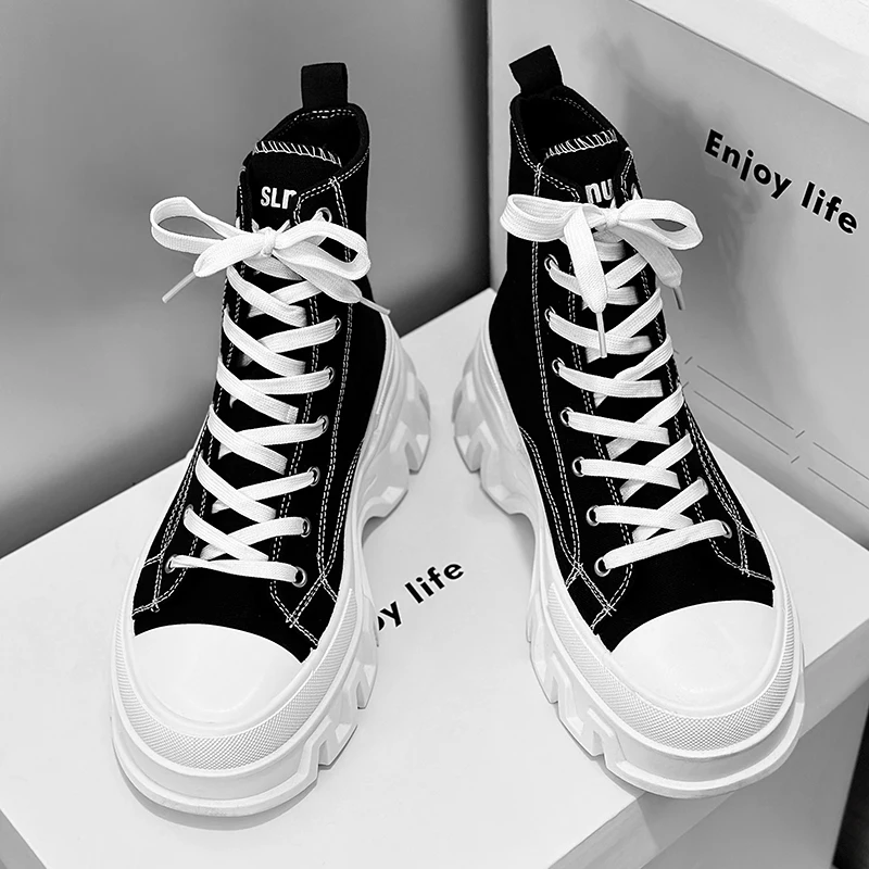 Men's Fashion Thick Bottom Outdoor Boots Punk Style Suitable for Outdoor All Seasons Versatile Model