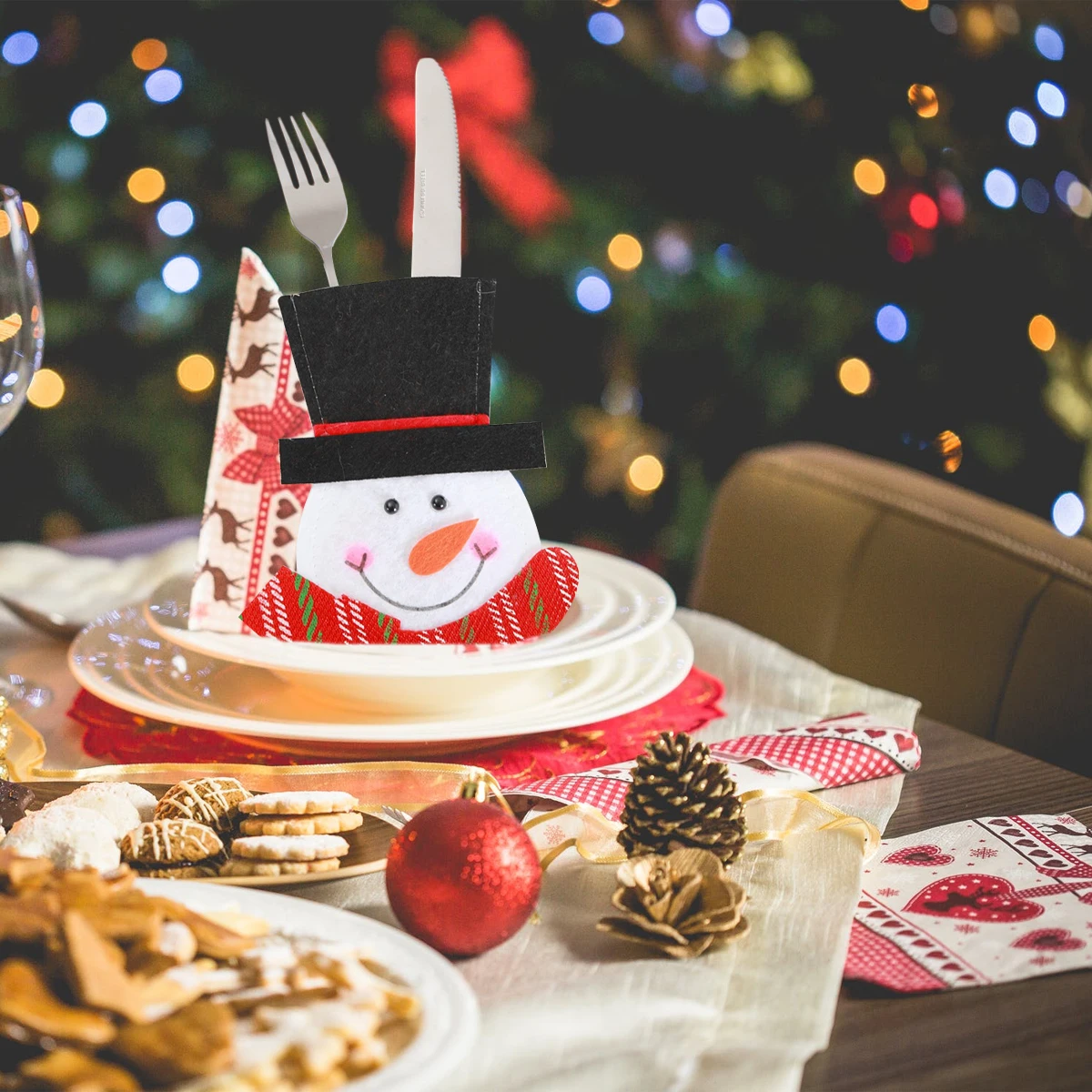 

2Pcs Xmas Cutlery Bag Christmas Tableware Decorations Non woven Santa Snowman Knives Fork Cover Silverware Storage