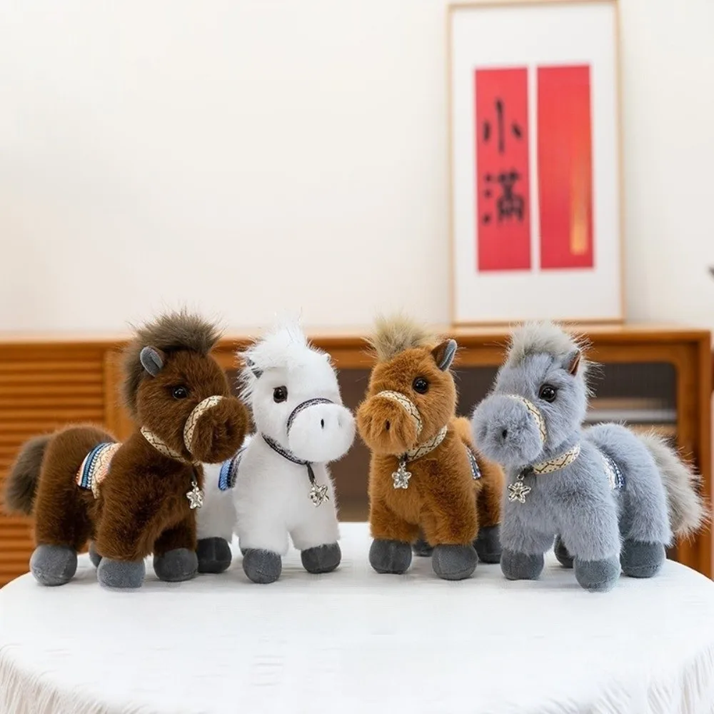 لينة السنة الجديدة التميمة الكرتون الدائمة الحصان تفاصيل نابضة بالحياة أفخم دمية مريحة محشوة طويلة ماني محاكاة احباط هدايا عيد الميلاد