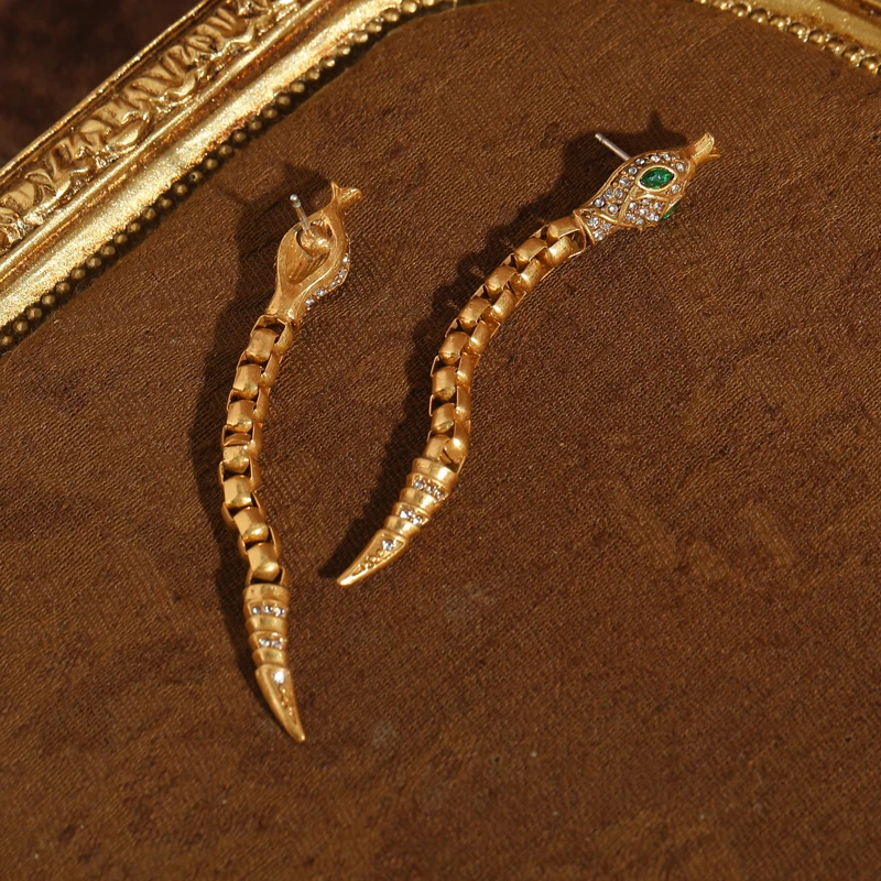 

Drop Earring Vintage For Women Gold Color Rhinestone Snake Shape Long Designer Retro Vogue Jewelry Luxury 2026 Zodiac Year Gifts