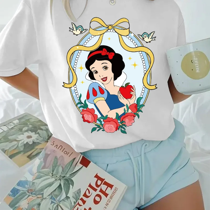

Disney Women's Snow White Printed T-shirts Are Fashionable and Versatile in Spring and Summer.