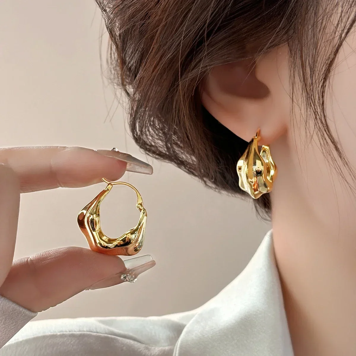 Japanese and Korean metal retro sterling silver ear buckle women's niche design senior earrings