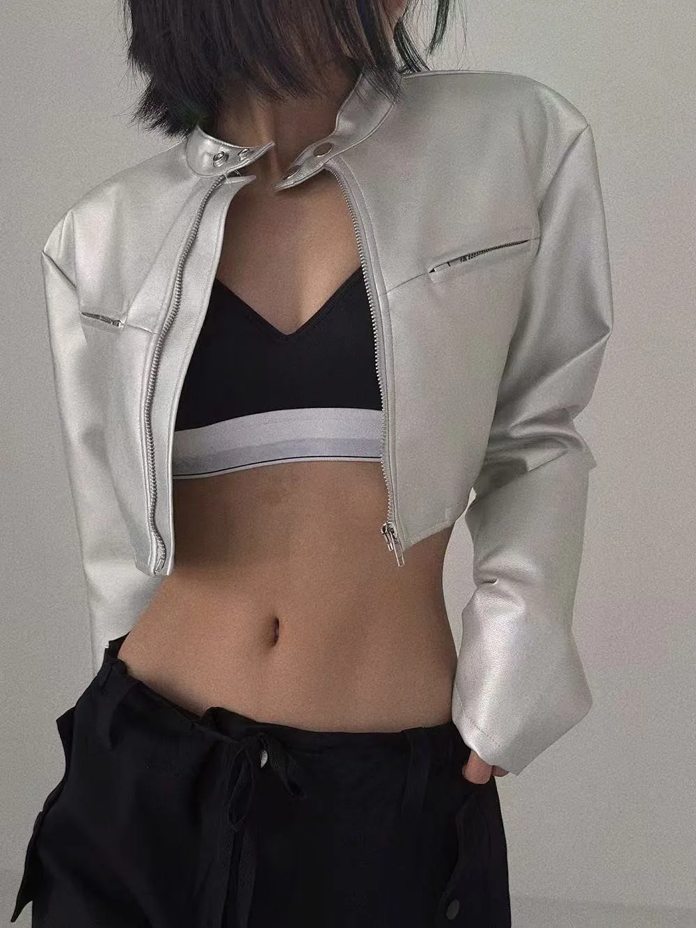 Amerykańska funkcjonalna kurtka cargo z zamkiem błyskawicznym, wykonana ze skóry PU, damska, krótka, dopasowana, streetwearowa, edgy, krótki płaszcz, moda Y2K punk.