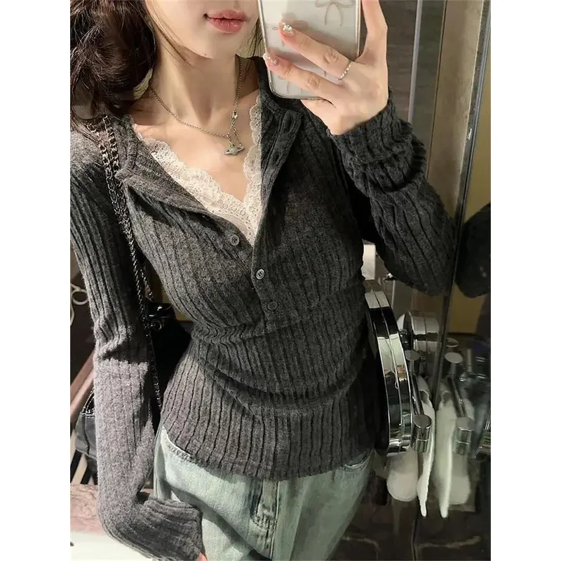 

New Arrival Women's Lace Spliced Long Sleeve V-Neck Fake Two-Piece Base Tee Vintage Aesthetic Fashion Top