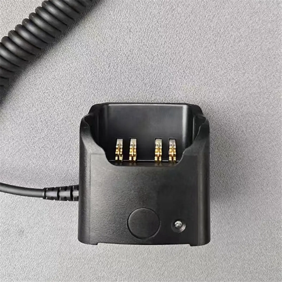 A64I RLN6433A Set Pengisi Daya Mobil Cepat untuk XPR6350 XPR6380 XPR6550 DGP4150 APX1000 Radio Dua Arah Portabel