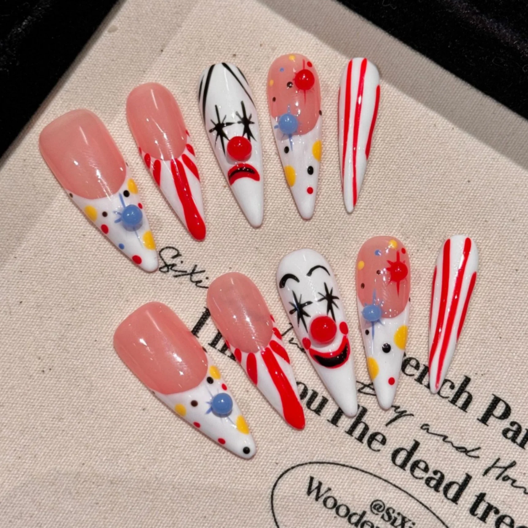 

Handmade Clown Designs False Nals White French Long Stiletto Press On Nails Glossy Pink Wearable Fake Nail Patches For Party