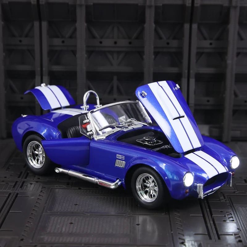 1:24 Ford Shelby Cobra AC Cobra 1960 modelo de coche de aleación, puertas y capó del motor, el maletero se puede abrir para juguetes para niños