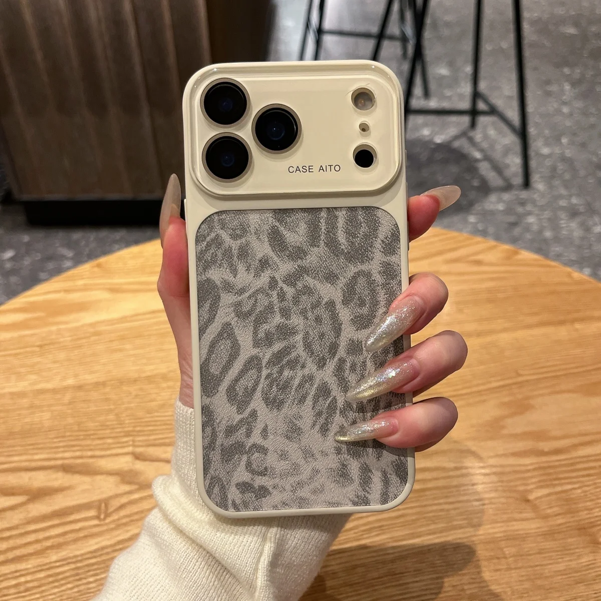 Luxuriöse PU-Leder Handyhülle mit Leopardenmuster für iPhone 17 16 15 14 Pro Max 13, Matt Stoßfest Rutschfester Bumper mit Großem Sichtfenster