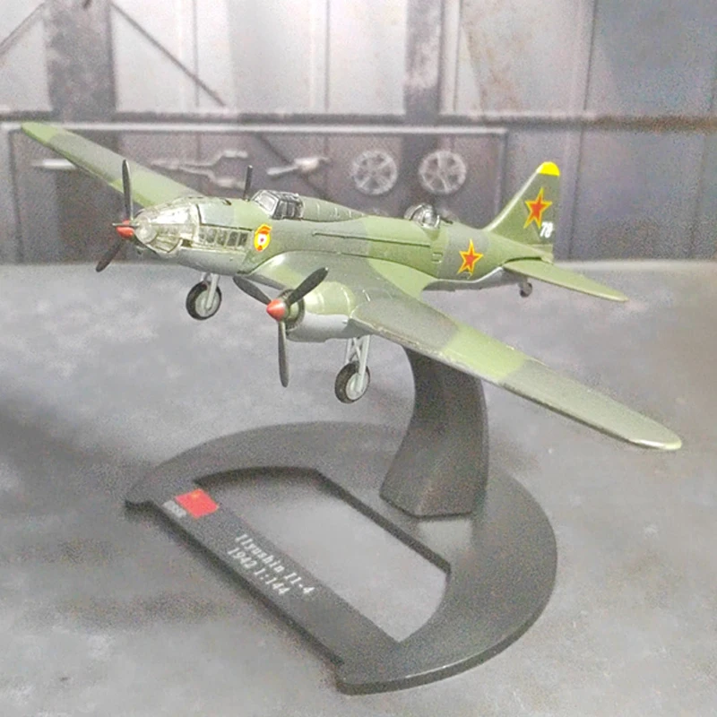 

1:144 Scale WWII IL 4 Fighter Jet Military Affairs Model Diecast Alloy Static Display Souvenir Ornaments Collection Toys Gifts