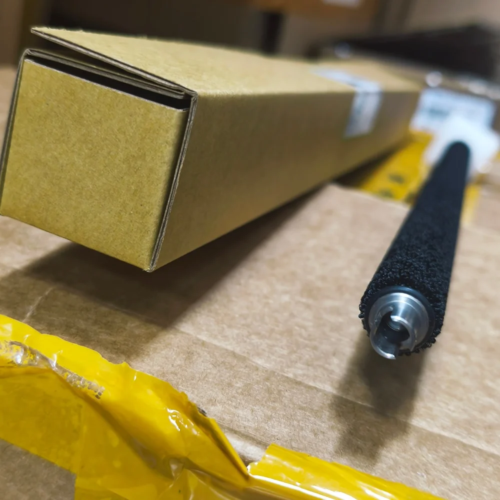 

AD042038 B065-2347 B247-2330 Щетка для чистки барабана для Ricoh MP 7500 7502 8000 8001 9001 9002 5500 6000 6001 6002 6500 7000 7001