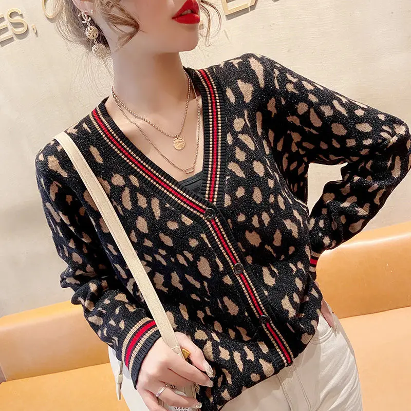 

Lady Knitted Cardigan Retro V Neck Leopard Contrast Stripe Long Sleeves Sweater Wholesale Autumn Warm Vintage Female Clothes