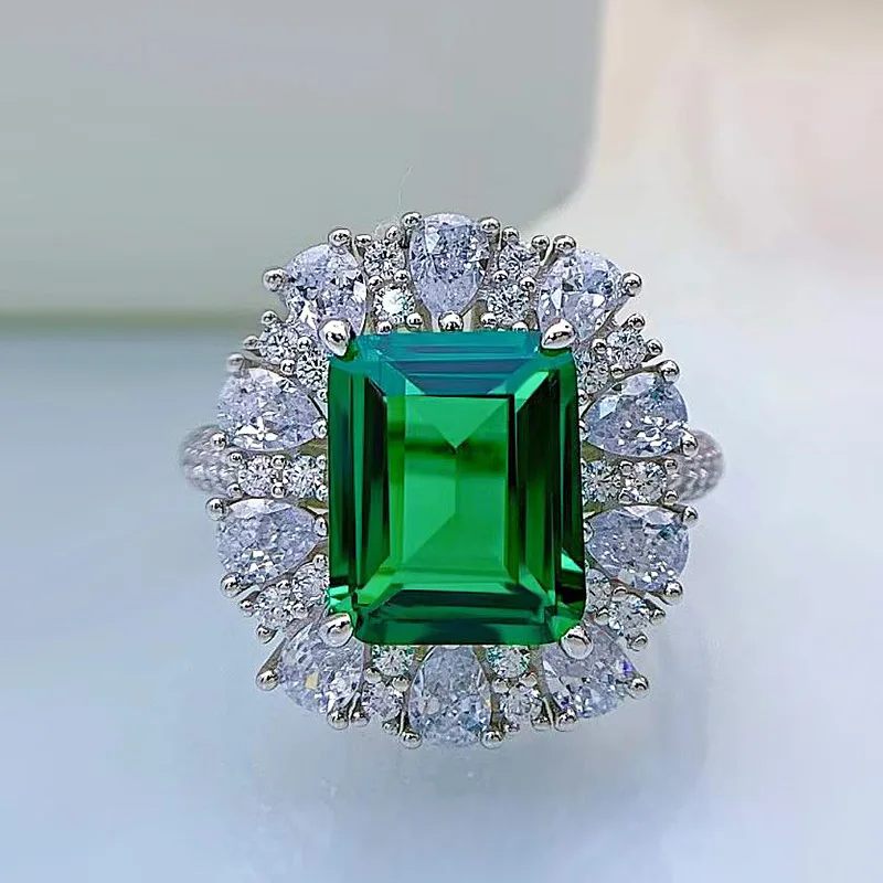 

Женское кольцо из серебра 925 пробы, с изумрудом, 9 х11 мм