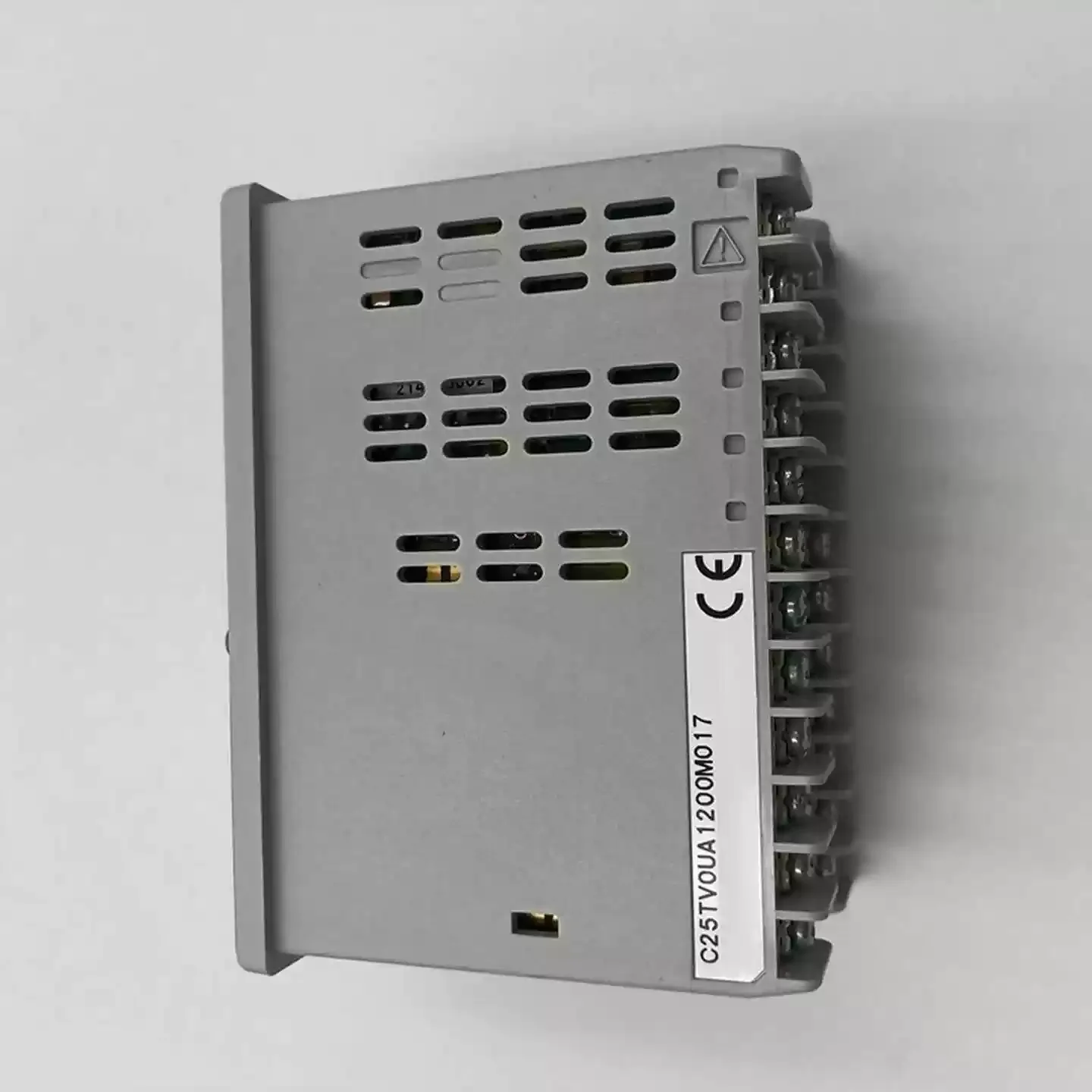 SDC25 Digital Temperature Controller C25TV0UA1200M017, Single Loop Process Regulator